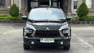 Mitsubishi Expander 4-1600X900