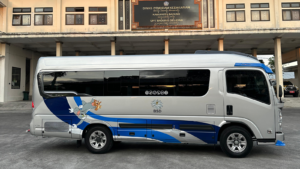isuzu elf long 4-1600X900