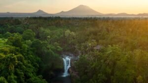 tegenungan-blangsinga-waterfall4-1600x900