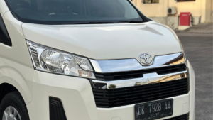 toyota hiace premio 10-1600X900