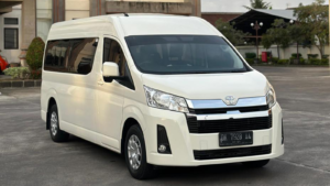 toyota hiace premio 11-1600X900