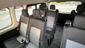 toyota hiace premio 2-1600X900