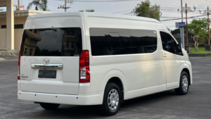 toyota hiace premio 8-1600X900