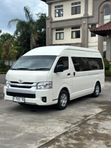 hiace-commuter-new8