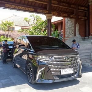 Toyota Alphard Hybrid 2026 1000 x 1000_0001_WhatsApp Image 2026-09-21 at 10.10.25