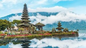 ULUN DANU 1600 x 900_0000_Ulun Danu (2)