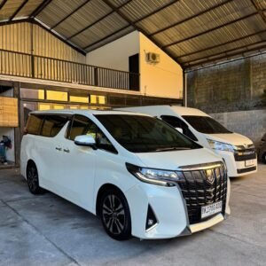 oyota Alphard 1000 x1000_0003_WhatsApp Image 2026-09-21 at 10.04.52 (2)