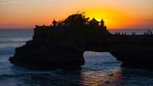 tanah lot 1600X900